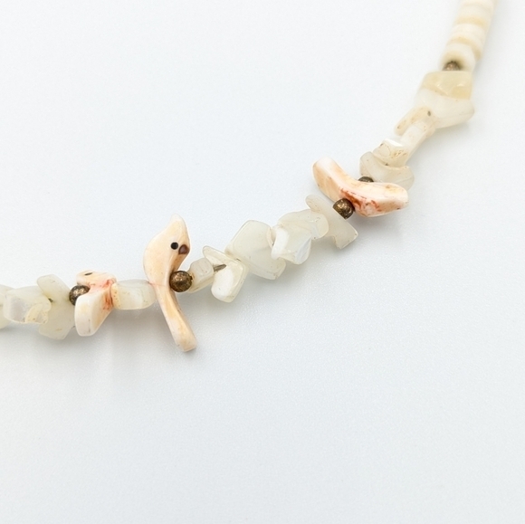 Vintage Y2K puka shell and shell fragments choker necklace - Picture 5 of 6